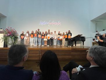 Firdevs Yilmaz (7a) gewinnt beim Tag der Handschrift 
